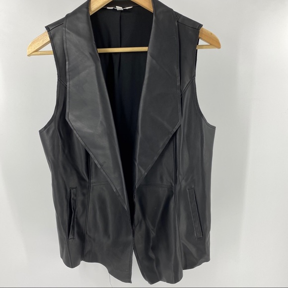 Reitmans faux leather vest black